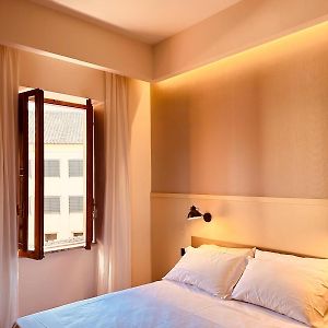 Kamer met een Queen Size Bed